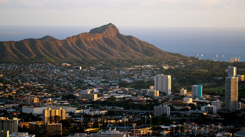 Exploring Oahu: From Urban Honolulu to Natural Wonders