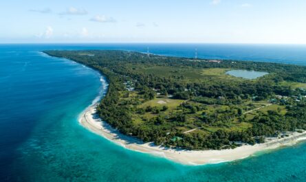 https://www.freepik.com/free-photo/aerial-shot-maldives-showing-amazing-beach-clear-blue-sea-jungles_7822766.htm#fromView=search&page=5&position=43&uuid=cacc492e-c78f-409b-a270-59e40a1a2e91&query=Sustainability+Challenges+and+Solutions+for+Kwajalein+Atoll