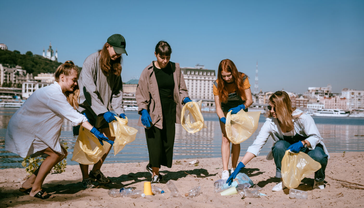 https://www.freepik.com/free-photo/group-activists-friends-collecting-plastic-waste-beach-environmental-conservation_6889444.htm#fromView=search&page=1&position=2&uuid=5916ba2e-8797-49d6-80f3-d4433758c2a6&query=How+Communities+Are+Tackling+Ocean+Pollution+in+the+Pacific